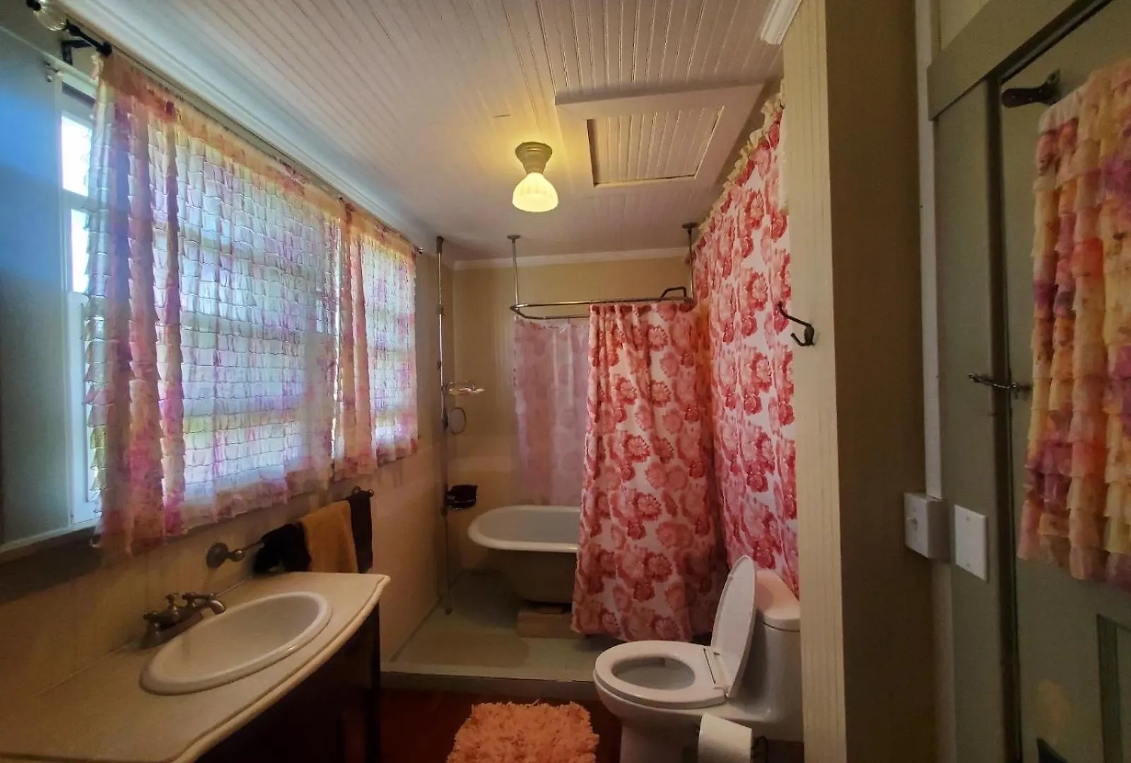 Manoa Valley Inn Honolulu Bed & Breakfast