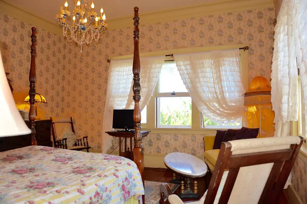 Manoa Valley Inn Honolulu Bed & Breakfast