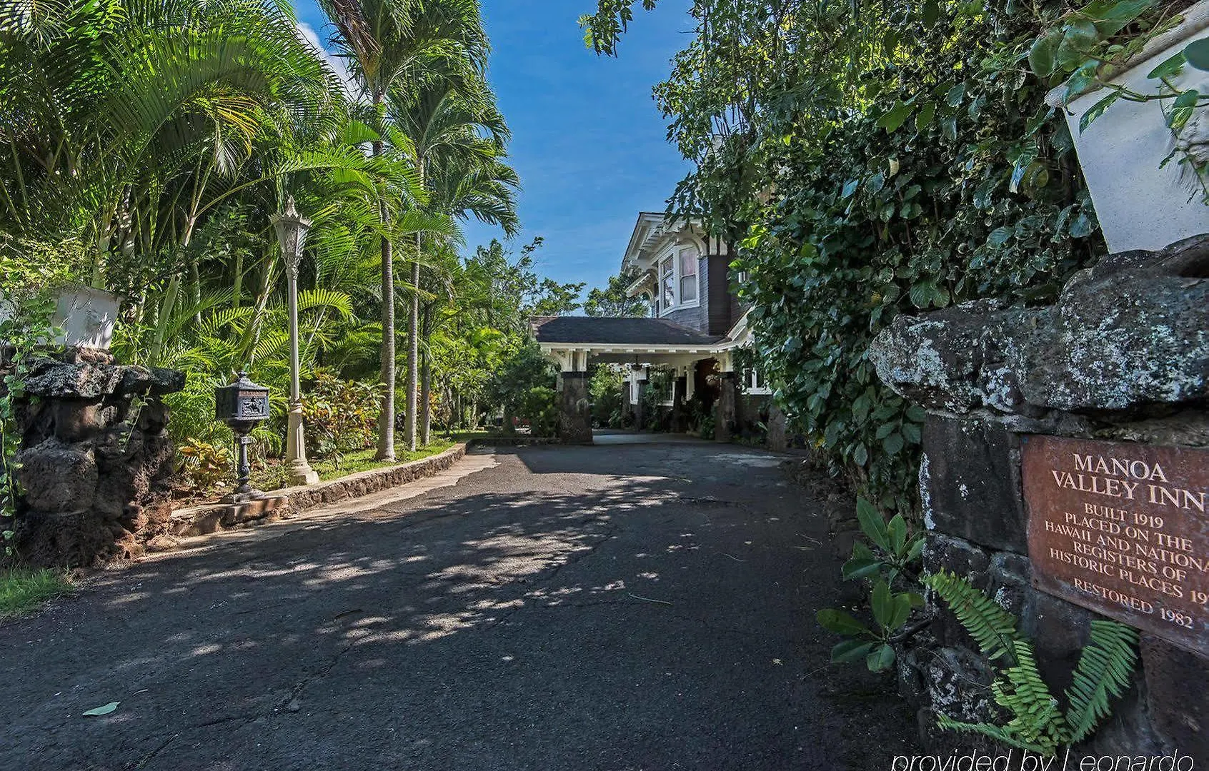Manoa Valley Inn Honolulu Bed & Breakfast